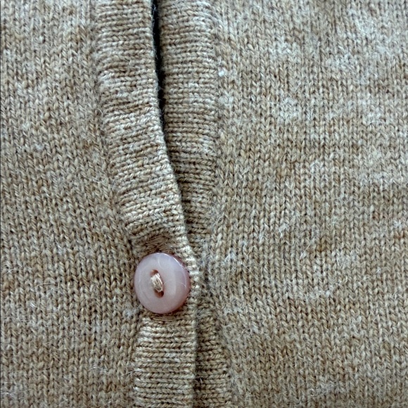 Preview International Soft Tan Cardigan100% cashmere - Picture 13 of 15